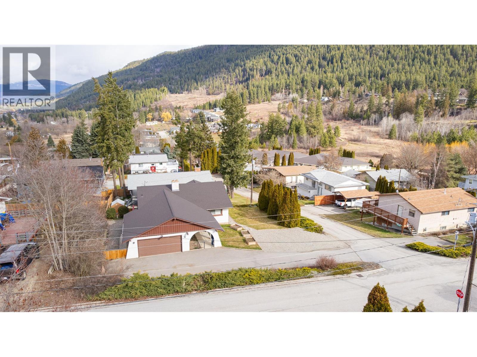 703 11th Avenue N, Creston, British Columbia  V0B 1G4 - Photo 43 - 10372190