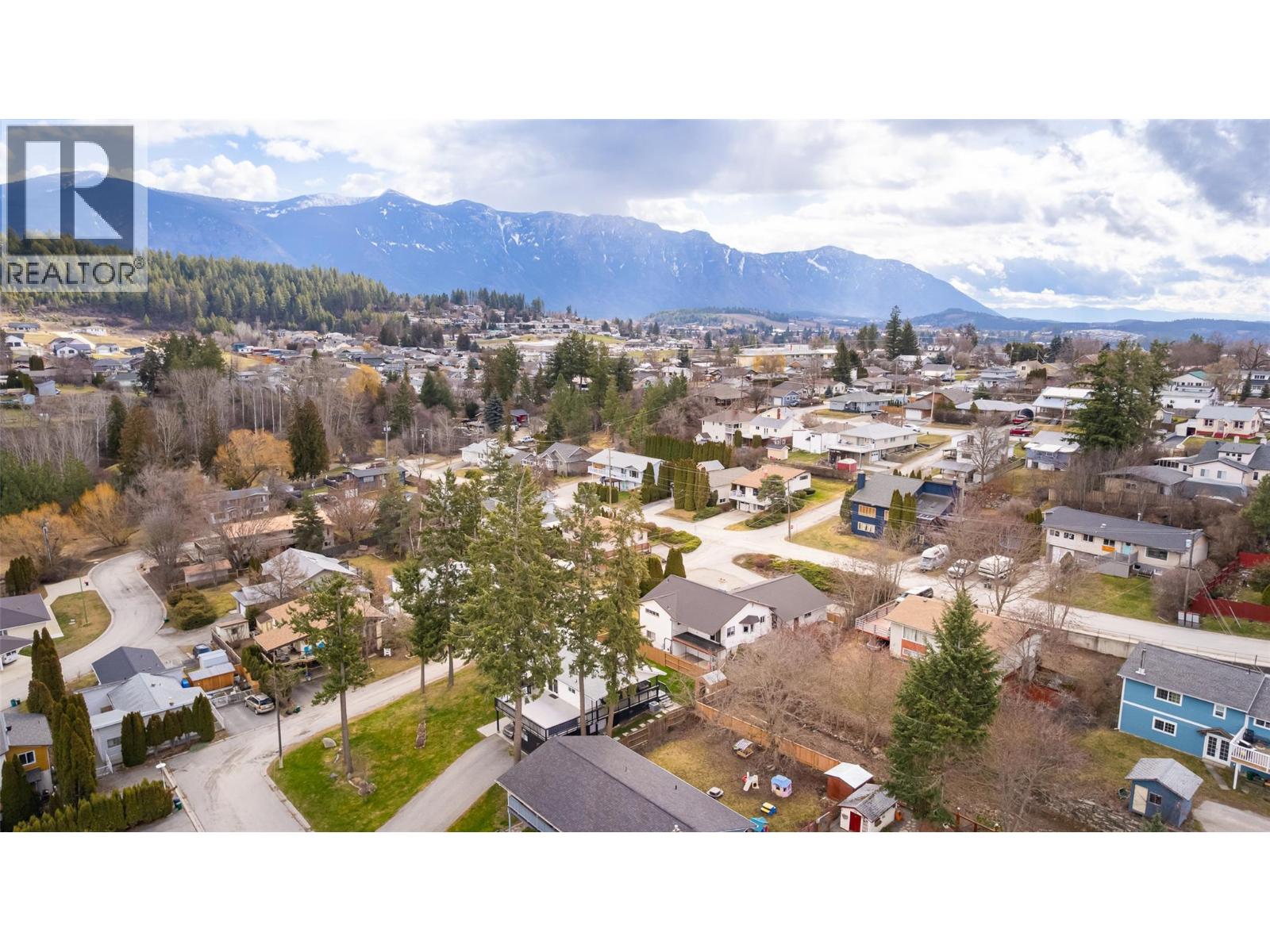 703 11th Avenue N, Creston, British Columbia  V0B 1G4 - Photo 44 - 10372190