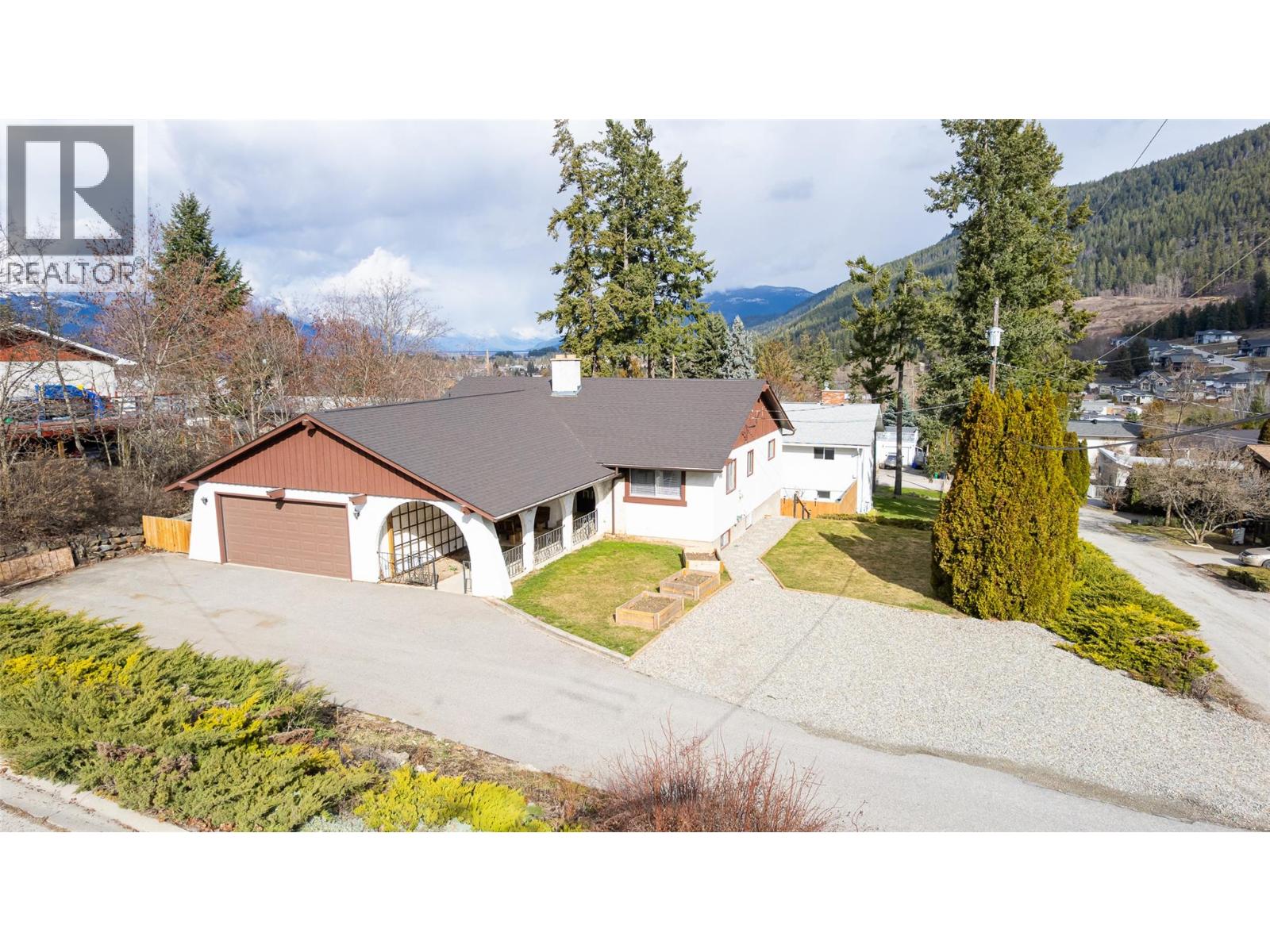 703 11th Avenue N, Creston, British Columbia  V0B 1G4 - Photo 46 - 10372190