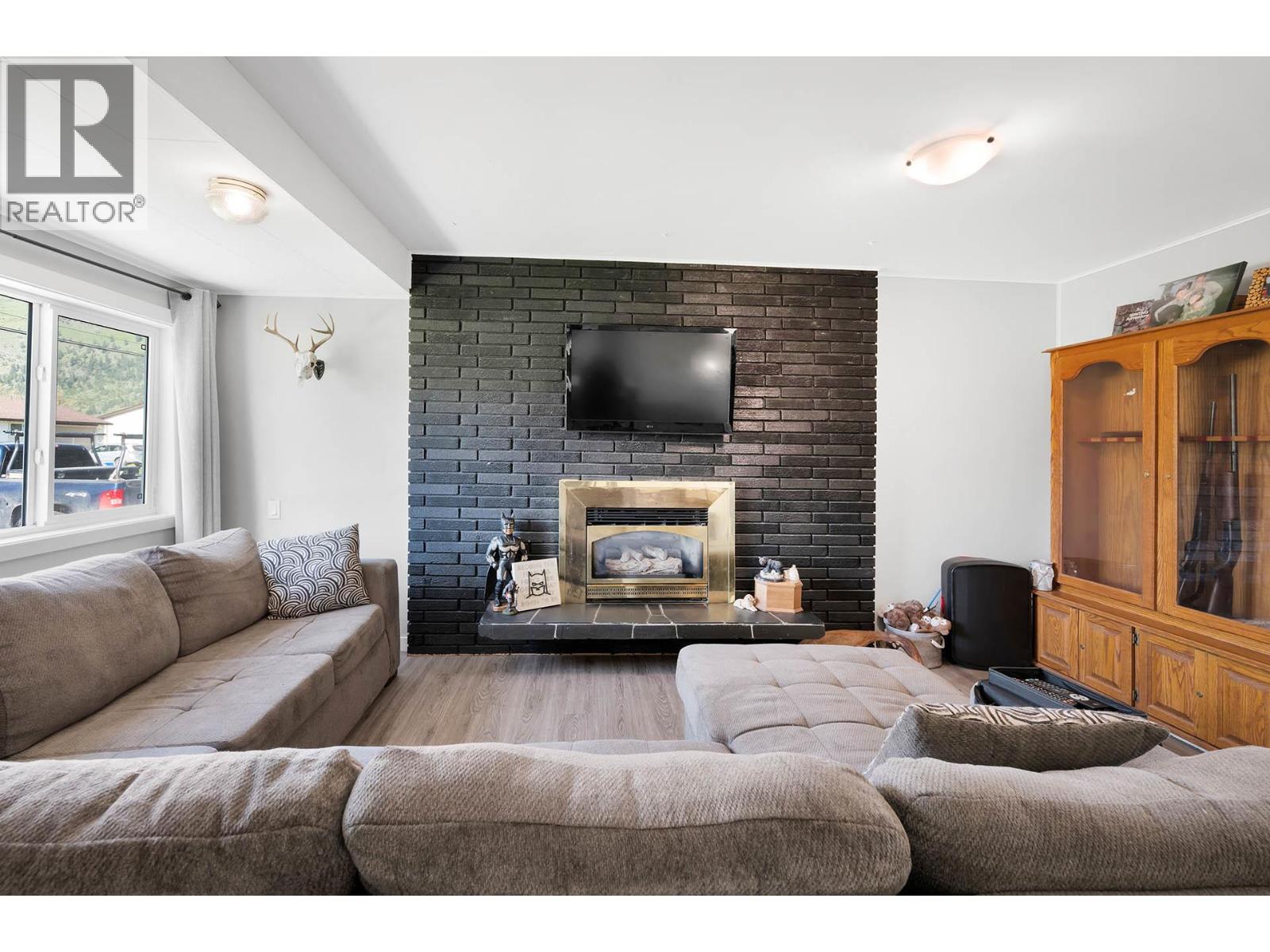 327 Pine Street, Chase, British Columbia  V0E 1M0 - Photo 15 - 10372491