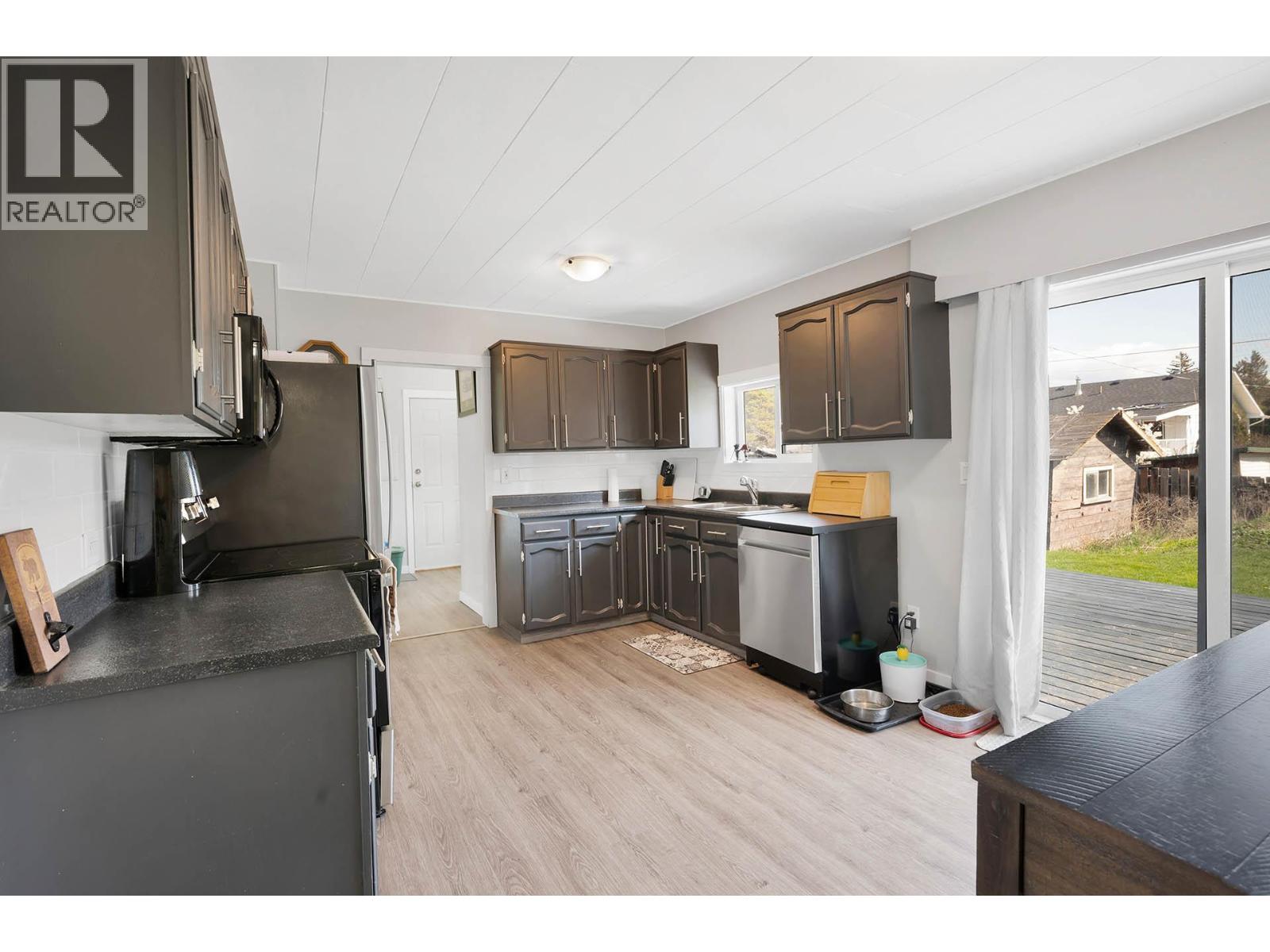 327 Pine Street, Chase, British Columbia  V0E 1M0 - Photo 25 - 10372491