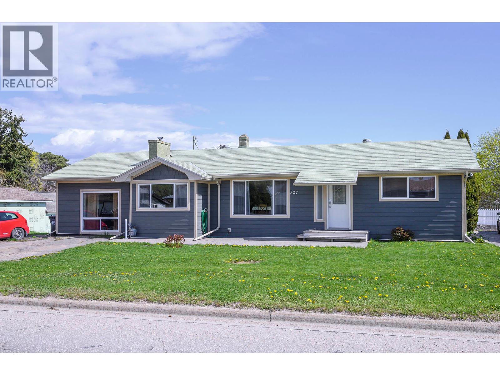 327 Pine Street, Chase, British Columbia  V0E 1M0 - Photo 3 - 10372491