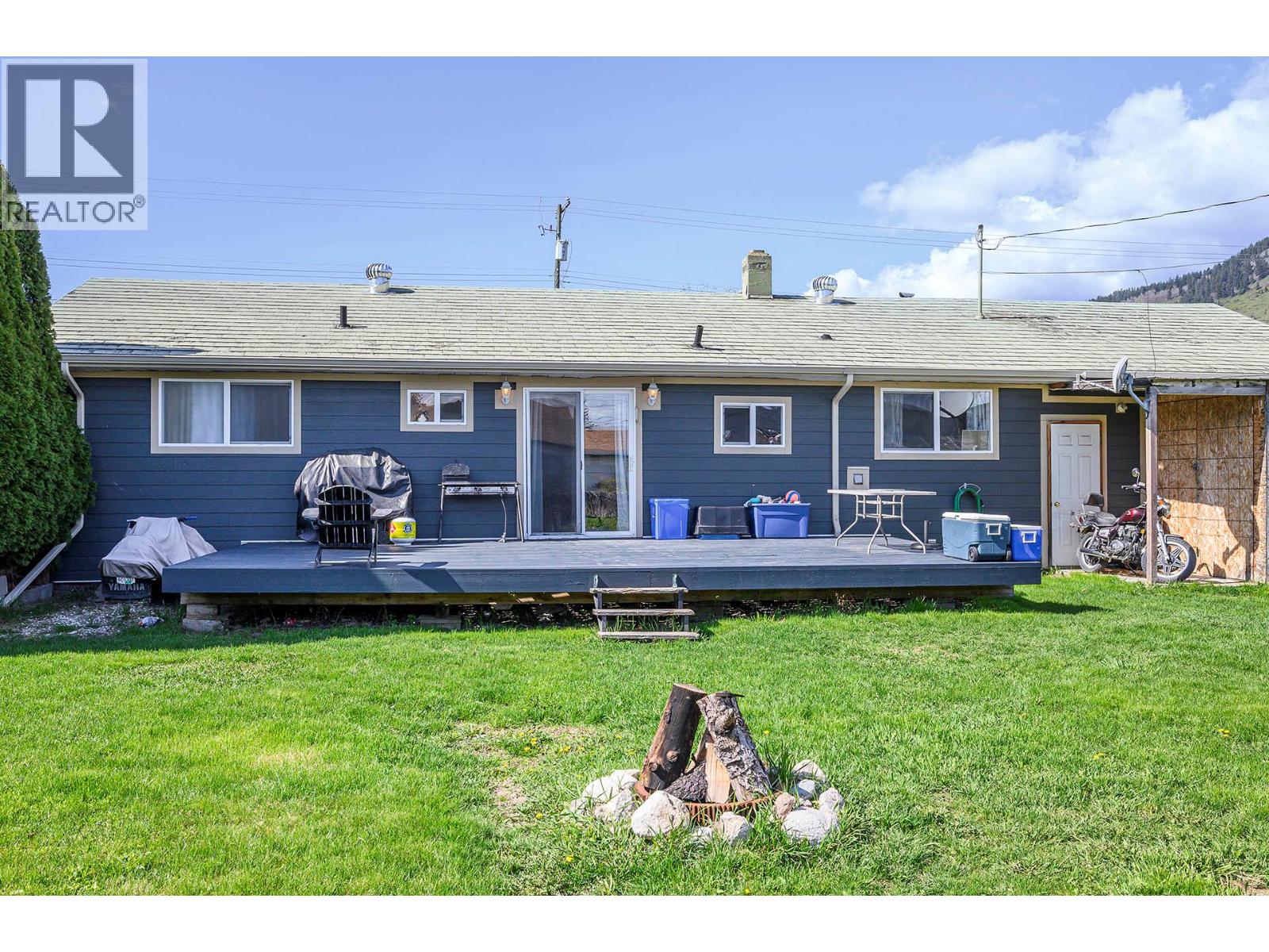 327 Pine Street, Chase, British Columbia  V0E 1M0 - Photo 4 - 10372491