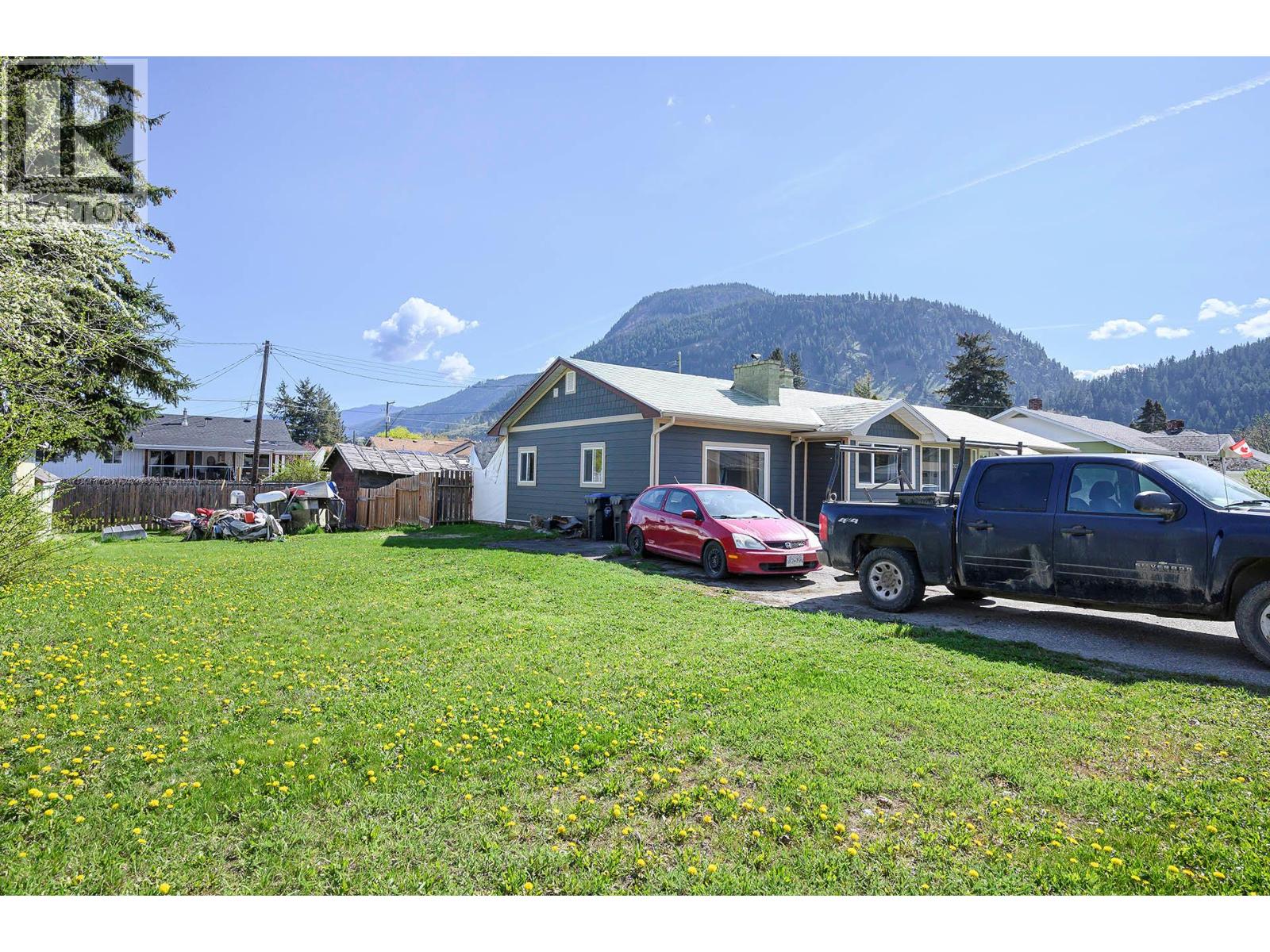 327 Pine Street, Chase, British Columbia  V0E 1M0 - Photo 5 - 10372491