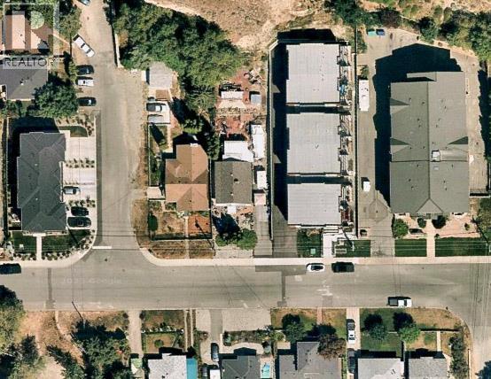 511 Wade Avenue E, Penticton, British Columbia  V2A 1T2 - Photo 2 - 10372345