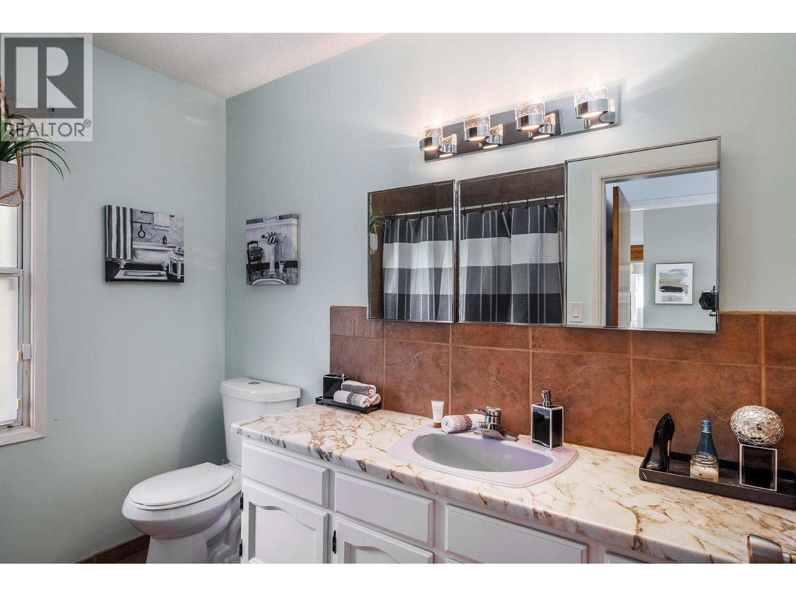 8291 Okanagan Landing Road, Vernon, British Columbia  V1H 1J5 - Photo 14 - 10372593