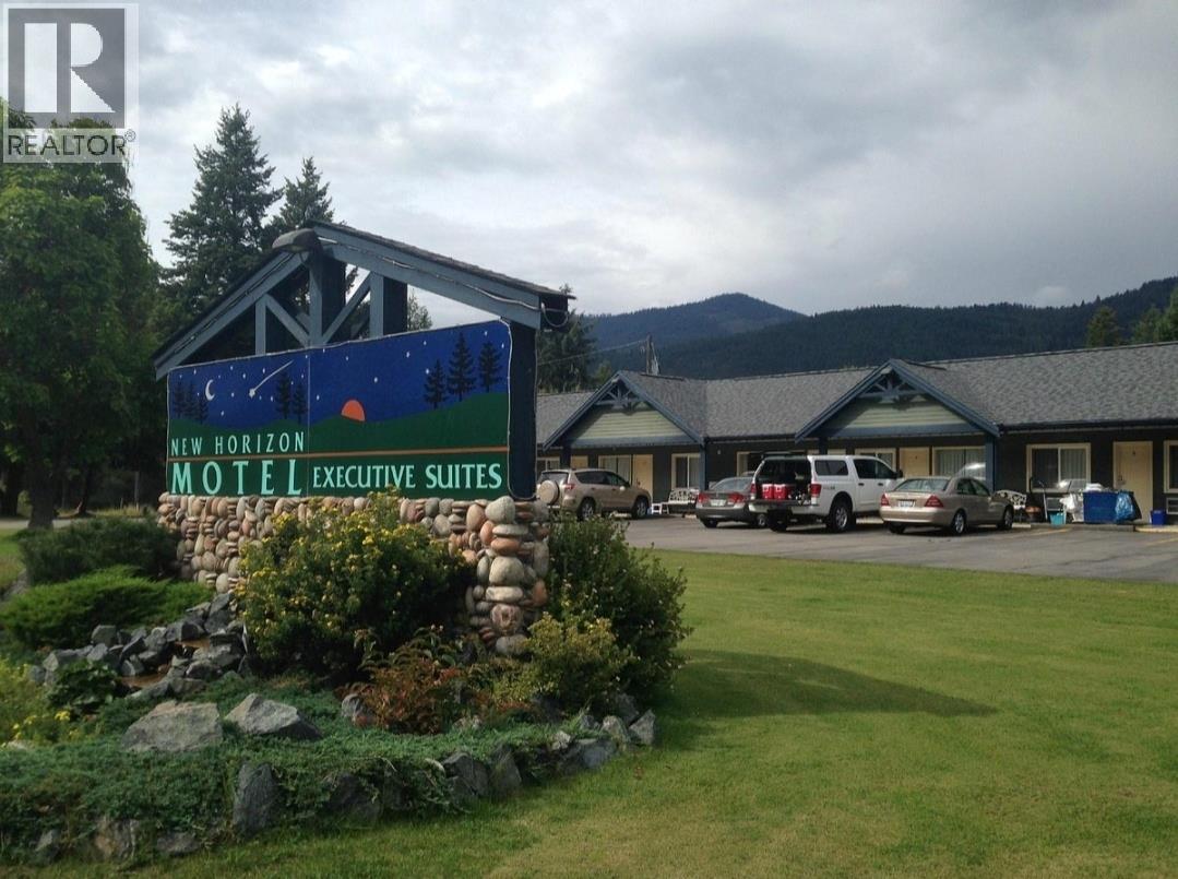 2037 Hunter Frontage Road, Christina Lake, British Columbia  V0H 1E2 - Photo 2 - 10372567