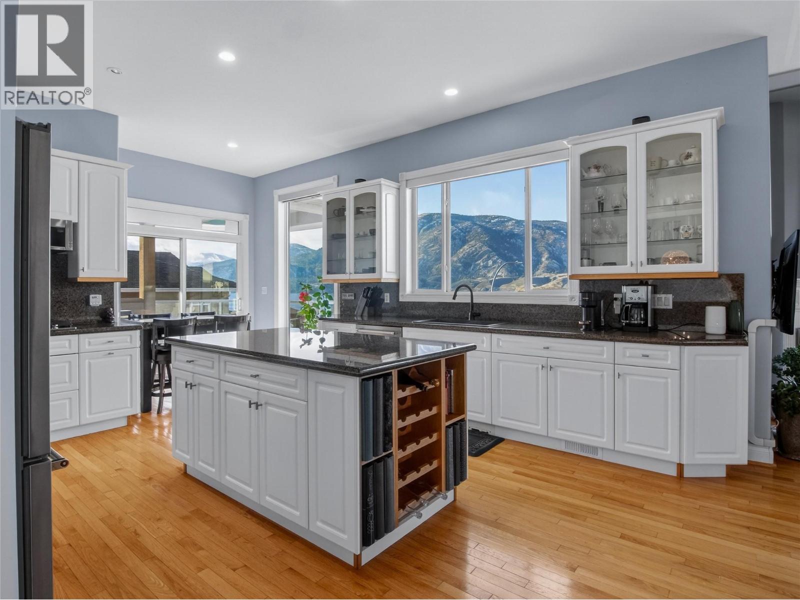 3980 Finnerty Road, Penticton, British Columbia  V2A 8W2 - Photo 4 - 10371506