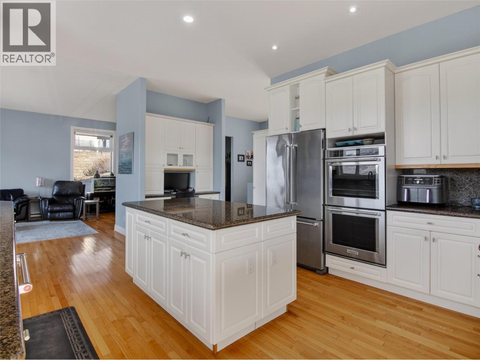 3980 Finnerty Road, Penticton, British Columbia  V2A 8W2 - Photo 5 - 10371506