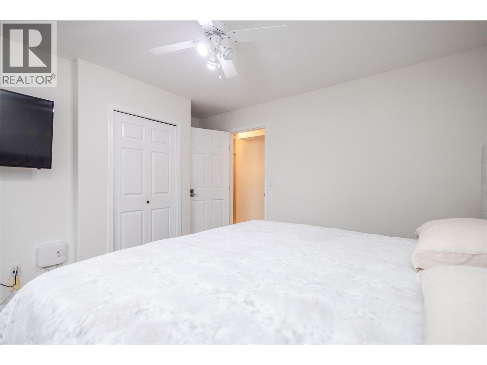 540 Klassen Road, Kelowna, British Columbia  V1X 7P3 - Photo 5 - 10372614