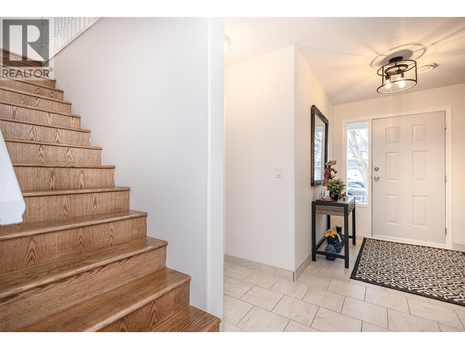 540 Klassen Road, Kelowna, British Columbia  V1X 7P3 - Photo 7 - 10372614
