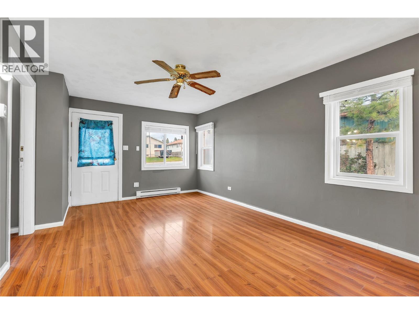 1190 Penticton Avenue, Penticton, British Columbia  V2A 2N2 - Photo 3 - 10372587