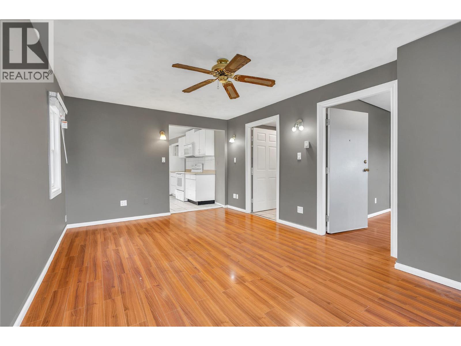 1190 Penticton Avenue, Penticton, British Columbia  V2A 2N2 - Photo 5 - 10372587