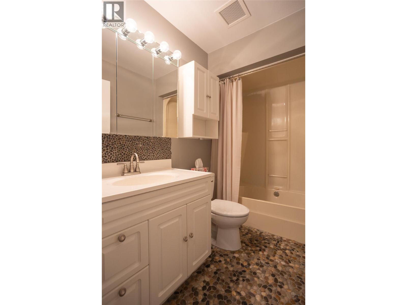 1691 3a Highway Unit# 32, Nelson, British Columbia  V1L 6J8 - Photo 15 - 10372244