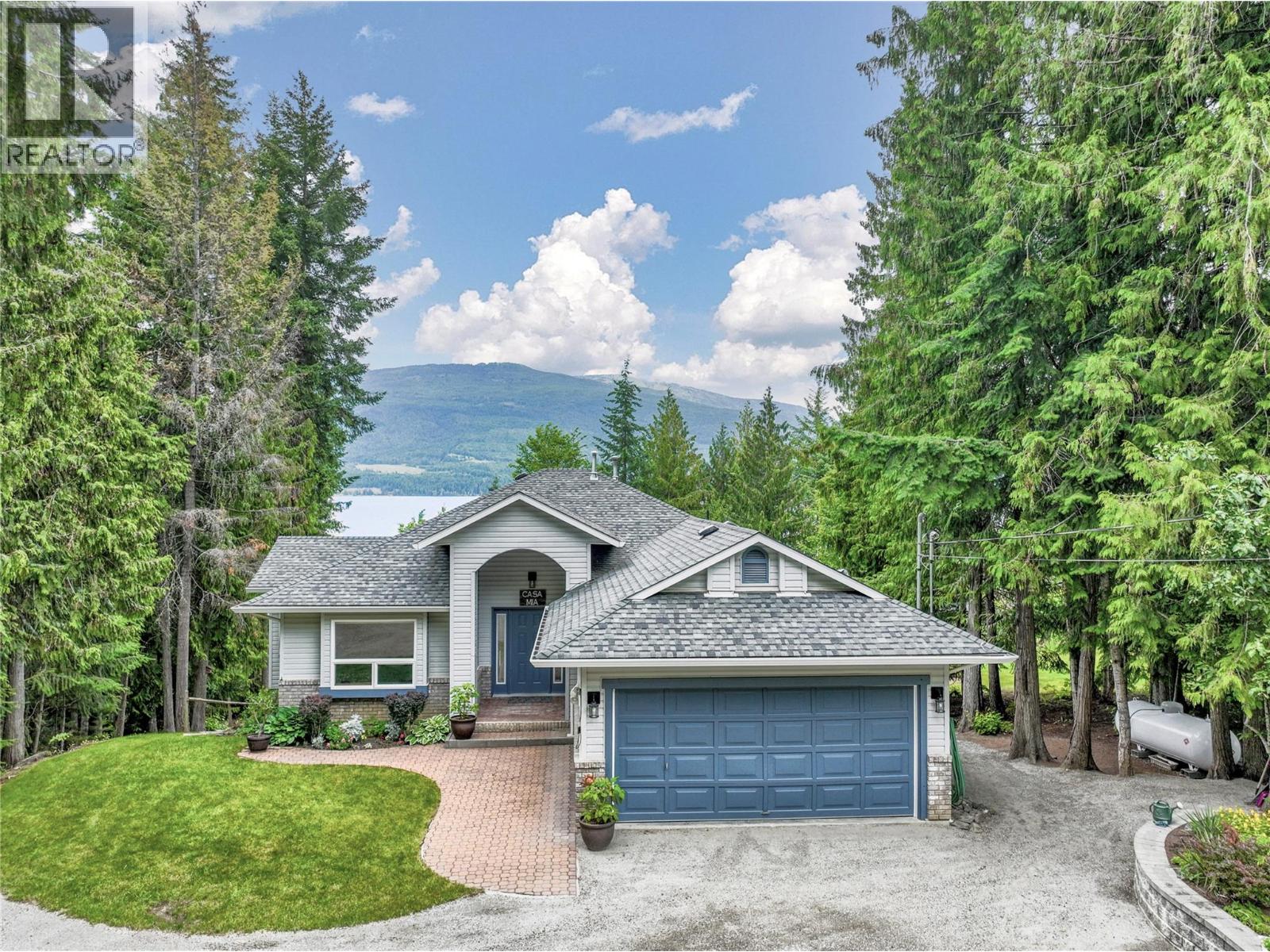 4283 Eagle Bay Road, Eagle Bay, British Columbia  V0E 1T0 - Photo 3 - 10372364