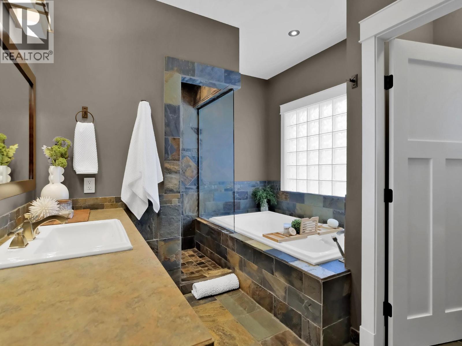 162 Vancouver Place, Penticton, British Columbia  V2A 1A7 - Photo 17 - 10372652