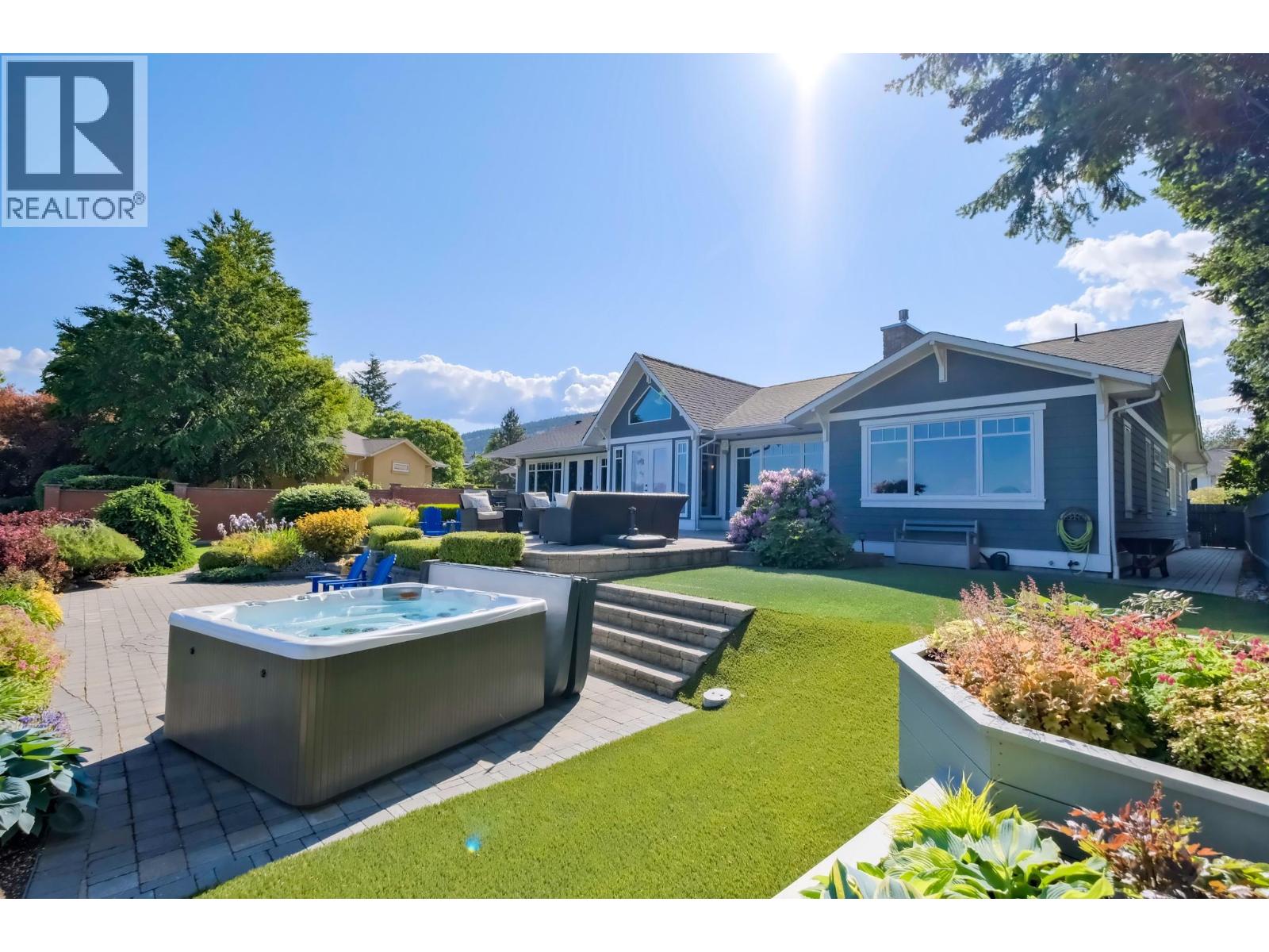 162 Vancouver Place, Penticton, British Columbia  V2A 1A7 - Photo 3 - 10372652