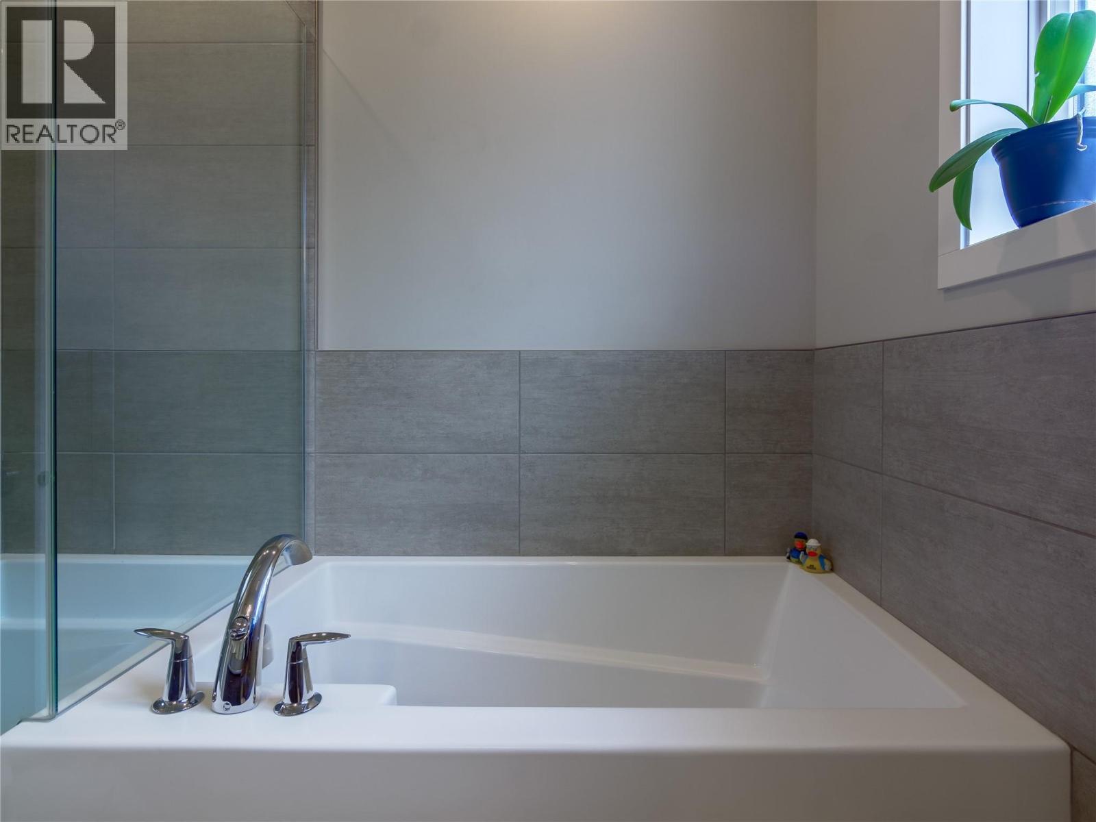 120 Sendero Crescent, Penticton, British Columbia  V2A 0C4 - Photo 20 - 10372556