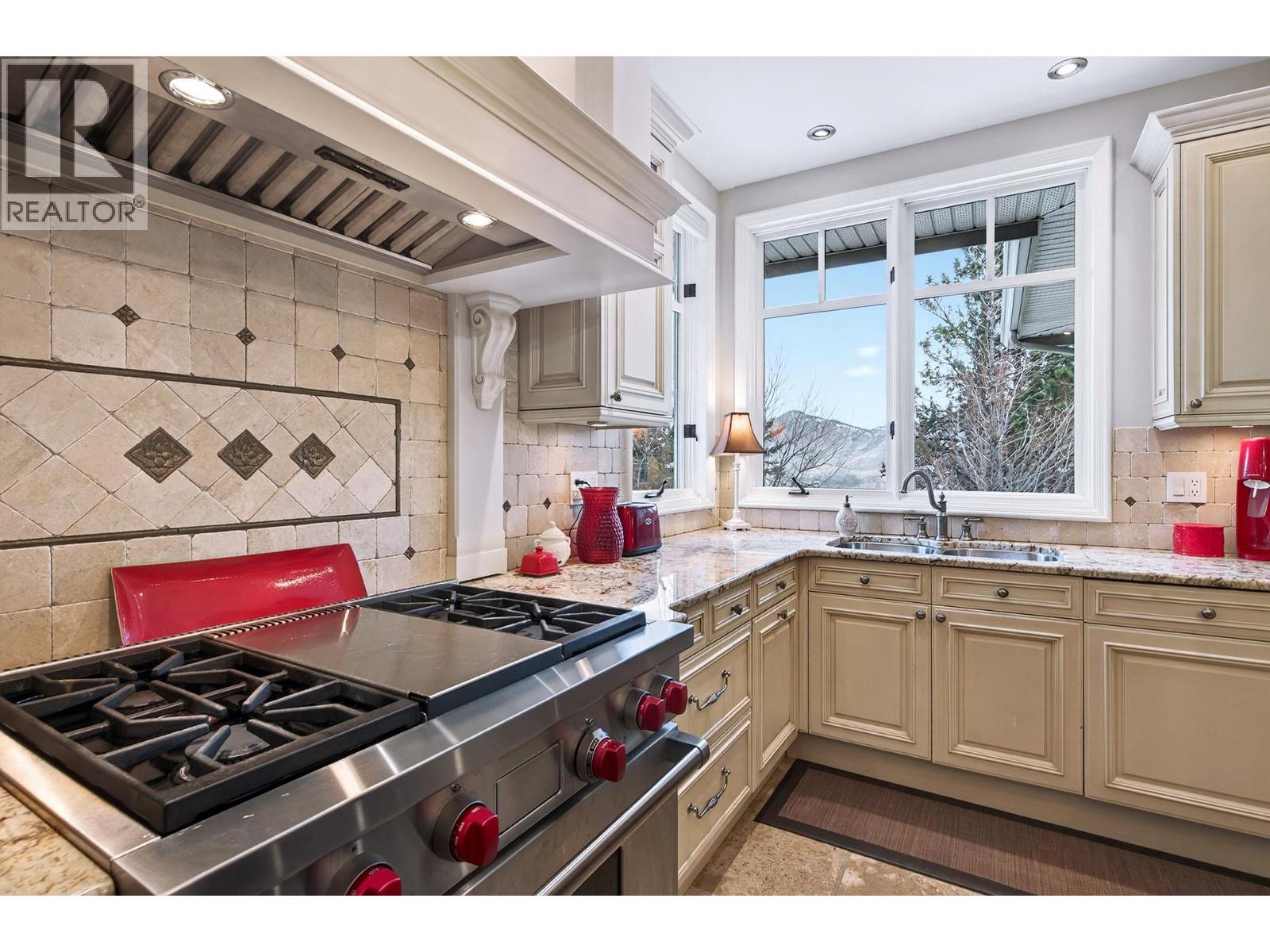 3080 Kicking Horse Drive, Kamloops, British Columbia  V2E 2T6 - Photo 12 - 10372299