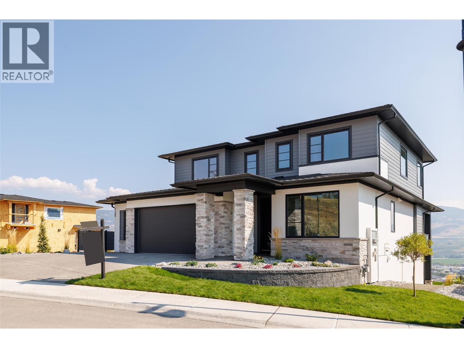 789 Carleton Street, Kelowna, British Columbia  V1V 0A8 - Photo 2 - 10372572