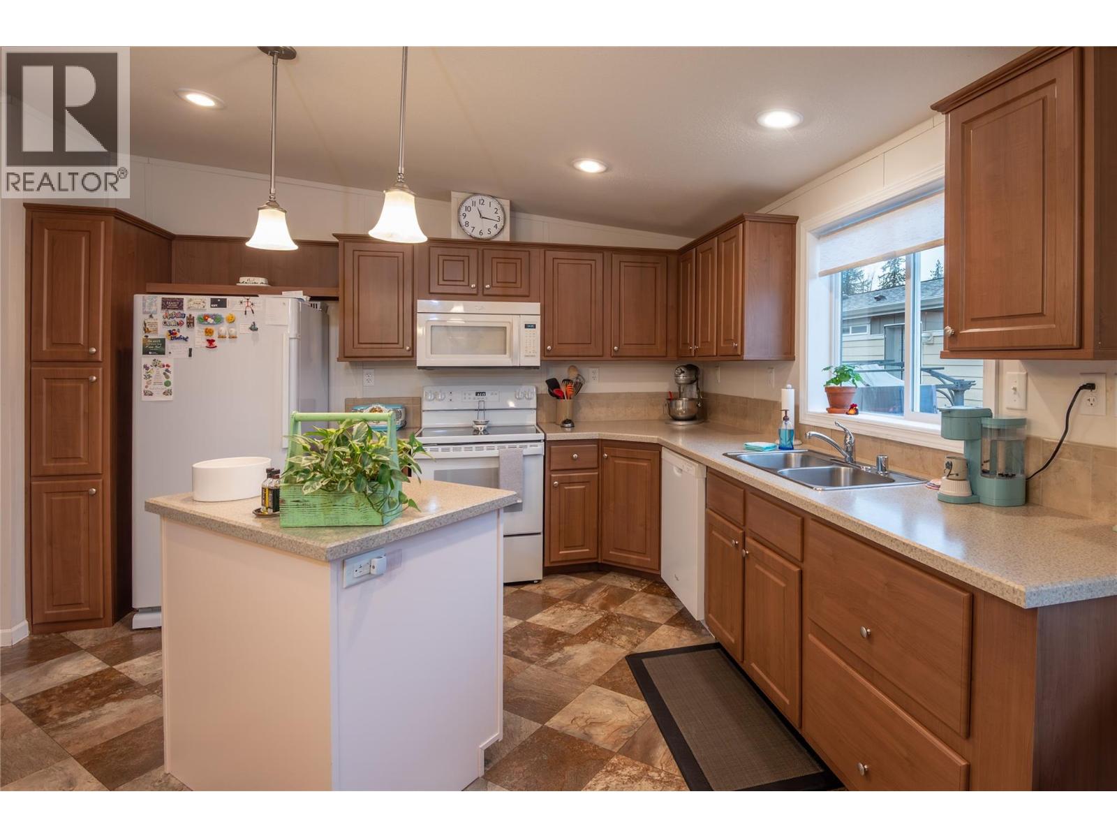 4811 10a Avenue Ne Unit# 24, Salmon Arm, British Columbia  V1E 1C5 - Photo 6 - 10372510