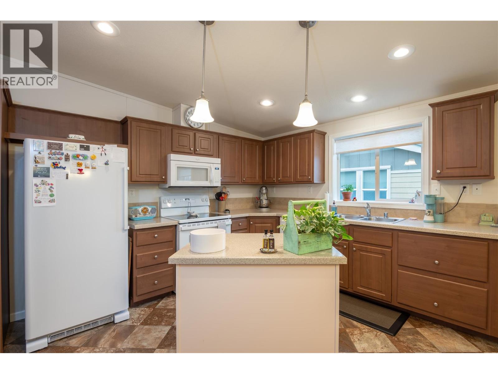 4811 10a Avenue Ne Unit# 24, Salmon Arm, British Columbia  V1E 1C5 - Photo 7 - 10372510