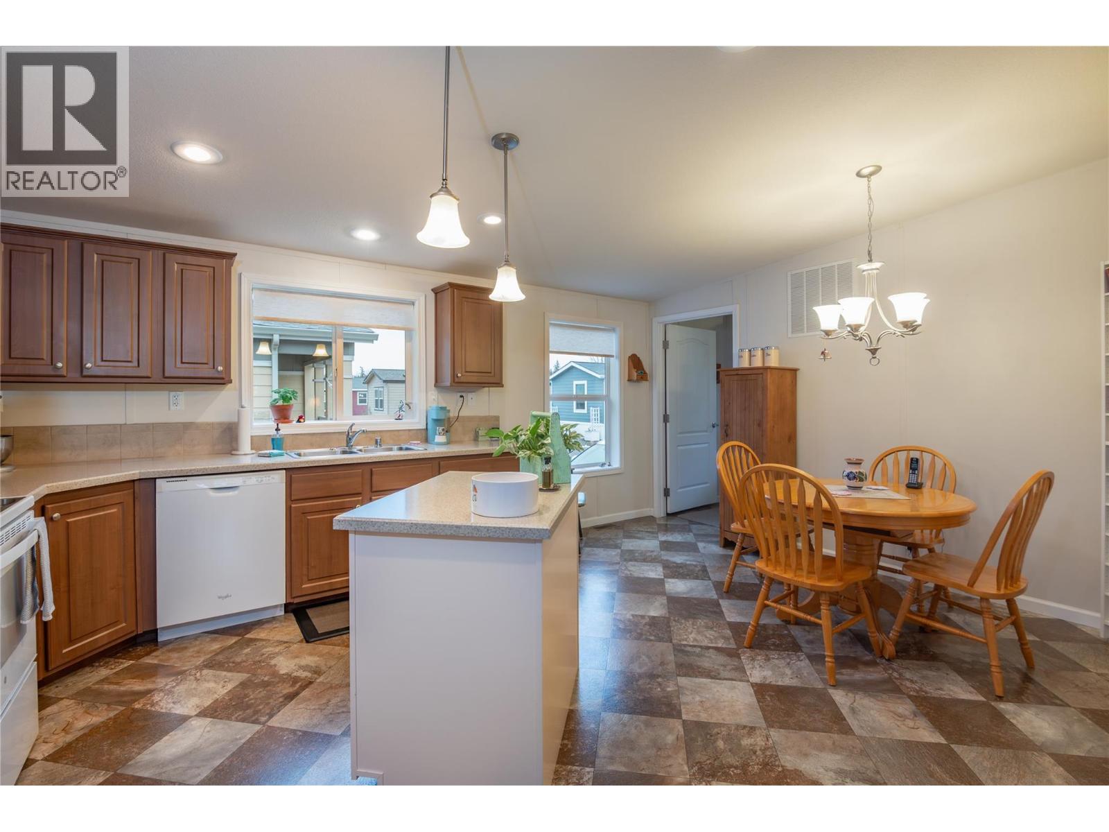 4811 10a Avenue Ne Unit# 24, Salmon Arm, British Columbia  V1E 1C5 - Photo 8 - 10372510