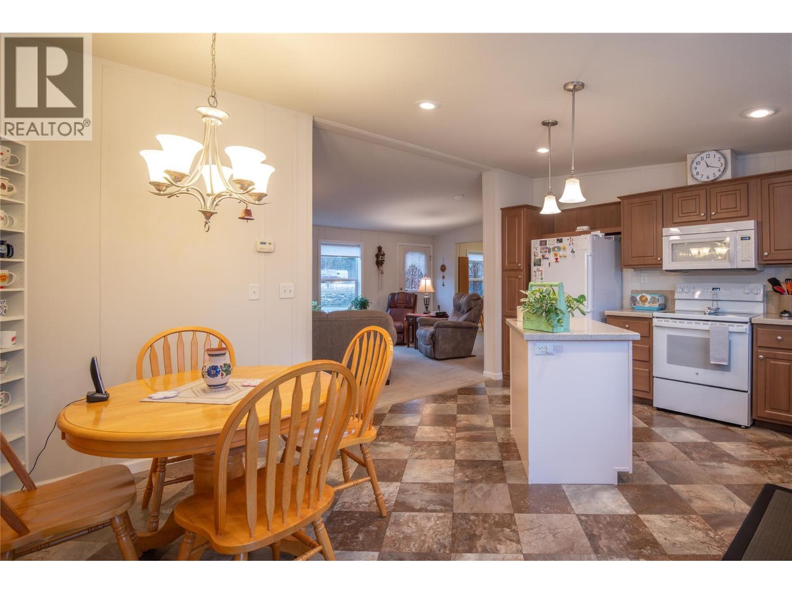 4811 10a Avenue Ne Unit# 24, Salmon Arm, British Columbia  V1E 1C5 - Photo 9 - 10372510