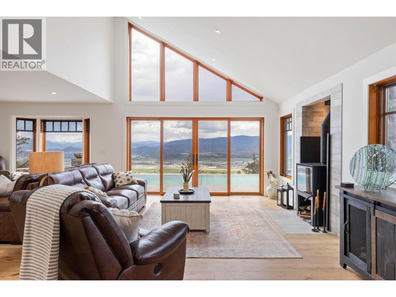 5774 Deadpine Drive, Kelowna, British Columbia  V1P 1A3 - Photo 14 - 10372291