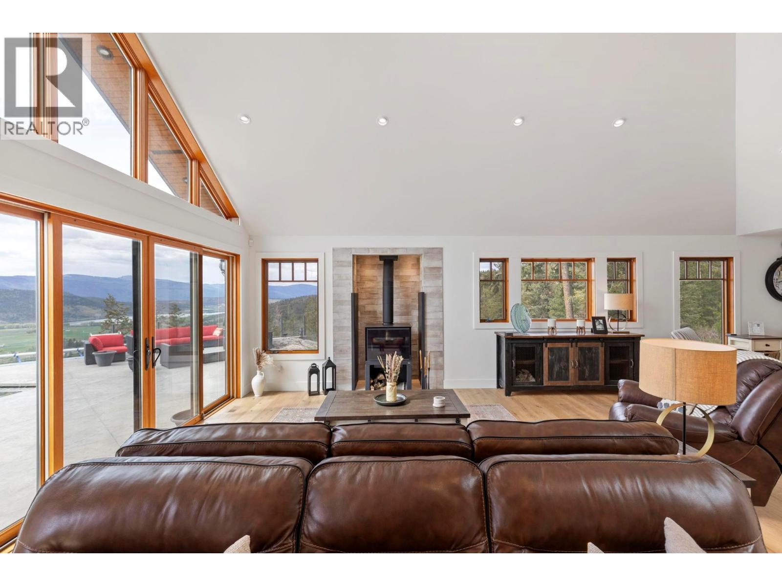 5774 Deadpine Drive, Kelowna, British Columbia  V1P 1A3 - Photo 16 - 10372291