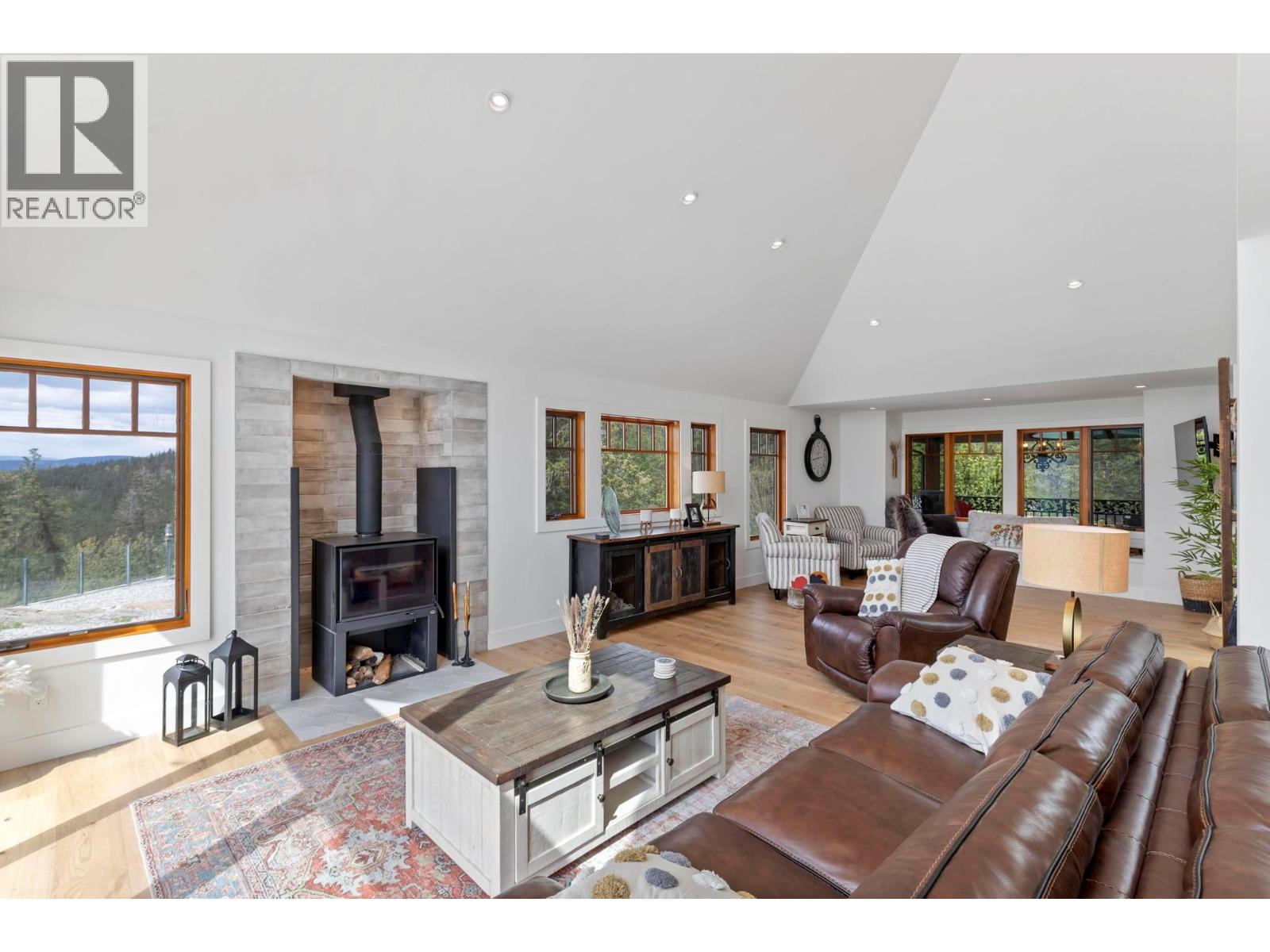 5774 Deadpine Drive, Kelowna, British Columbia  V1P 1A3 - Photo 17 - 10372291