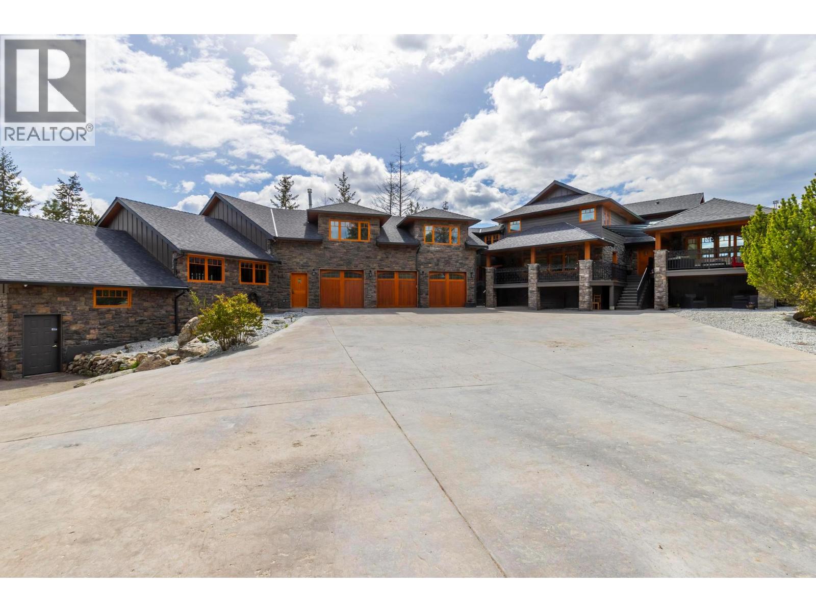 5774 Deadpine Drive, Kelowna, British Columbia  V1P 1A3 - Photo 3 - 10372291