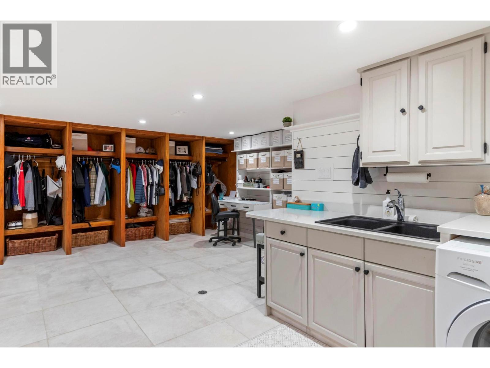 5774 Deadpine Drive, Kelowna, British Columbia  V1P 1A3 - Photo 35 - 10372291