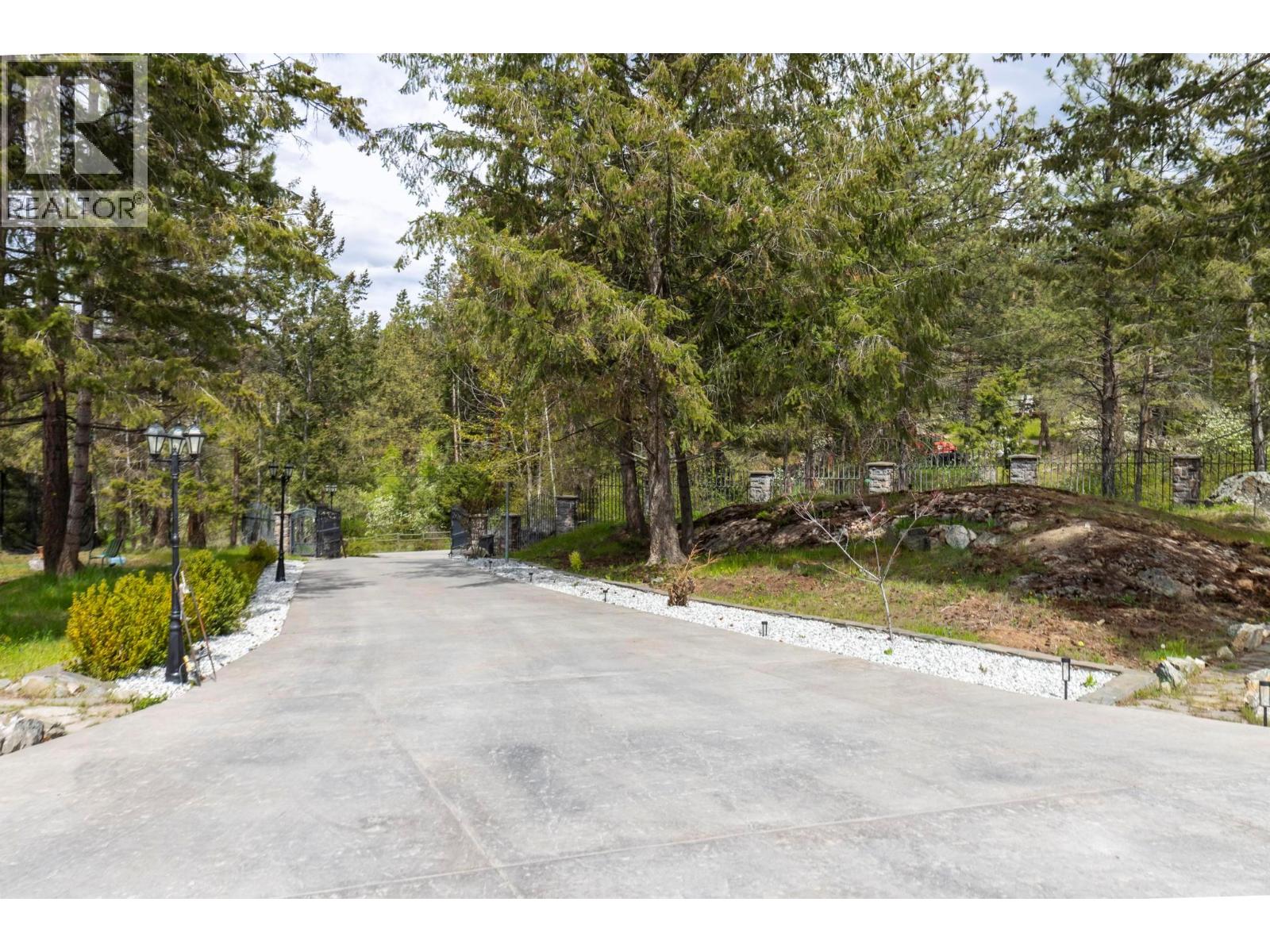 5774 Deadpine Drive, Kelowna, British Columbia  V1P 1A3 - Photo 53 - 10372291