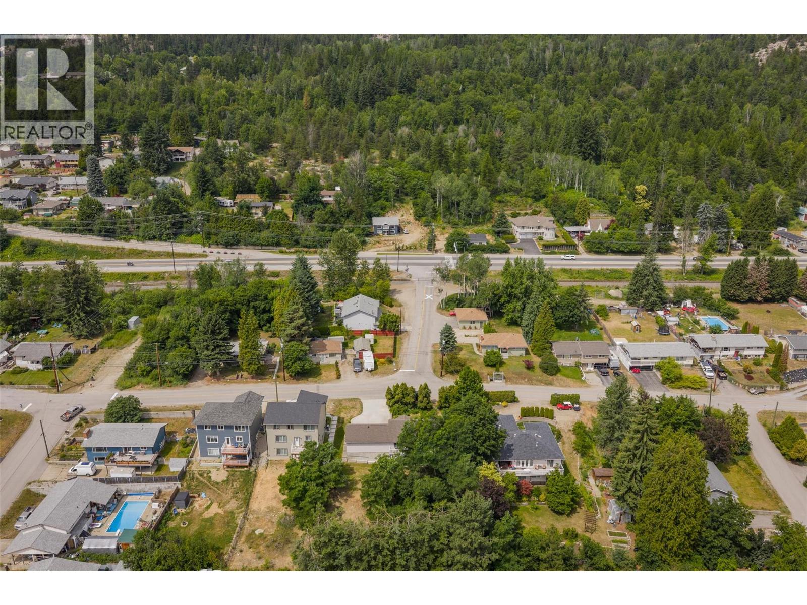 3209 5th Avenue, Castlegar, British Columbia  V1N 2V6 - Photo 10 - 10372708