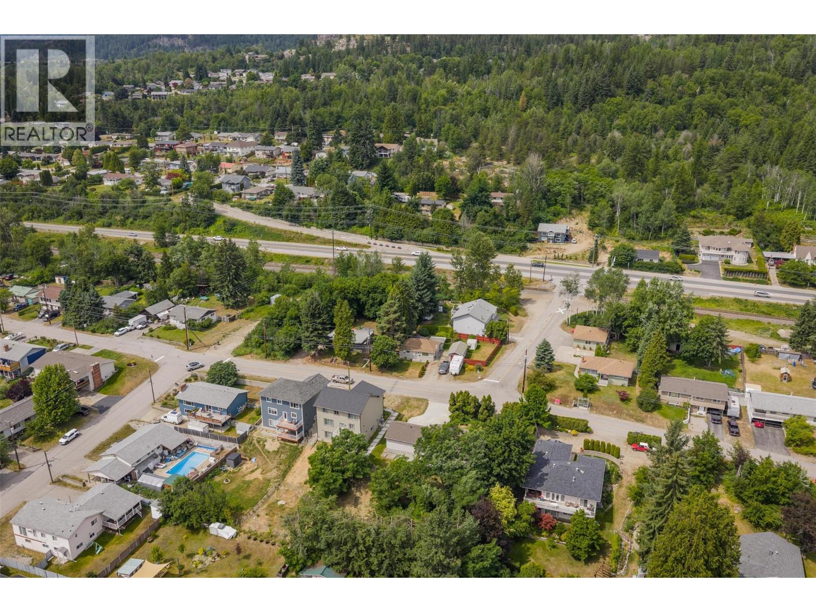 3209 5th Avenue, Castlegar, British Columbia  V1N 2V6 - Photo 11 - 10372708