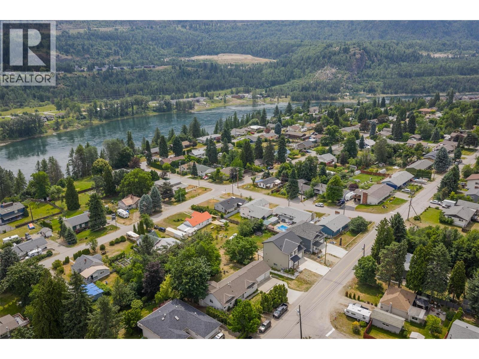 3209 5th Avenue, Castlegar, British Columbia  V1N 2V6 - Photo 13 - 10372708