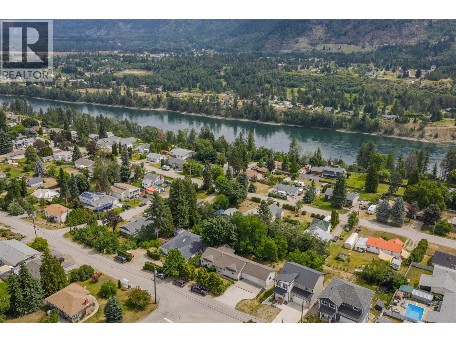 3209 5th Avenue, Castlegar, British Columbia  V1N 2V6 - Photo 15 - 10372708