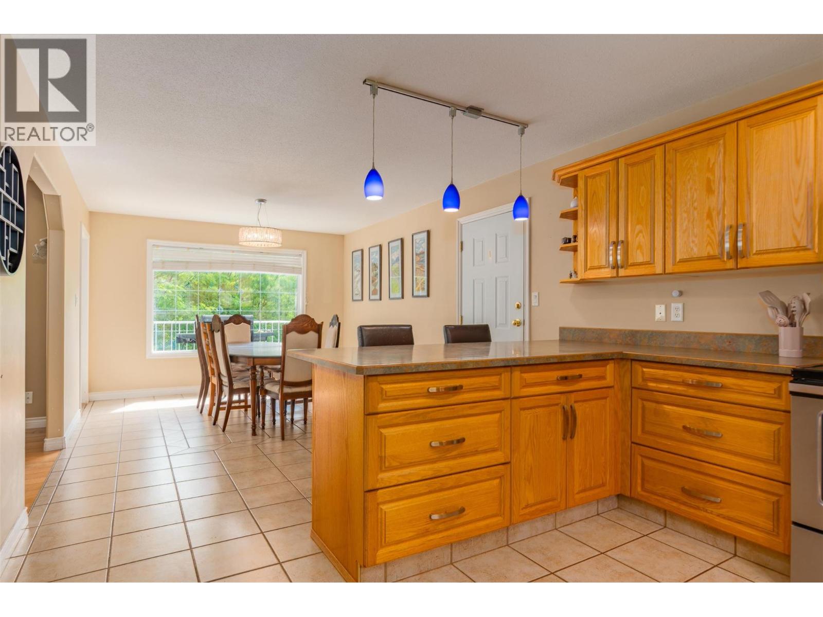 3209 5th Avenue, Castlegar, British Columbia  V1N 2V6 - Photo 18 - 10372708