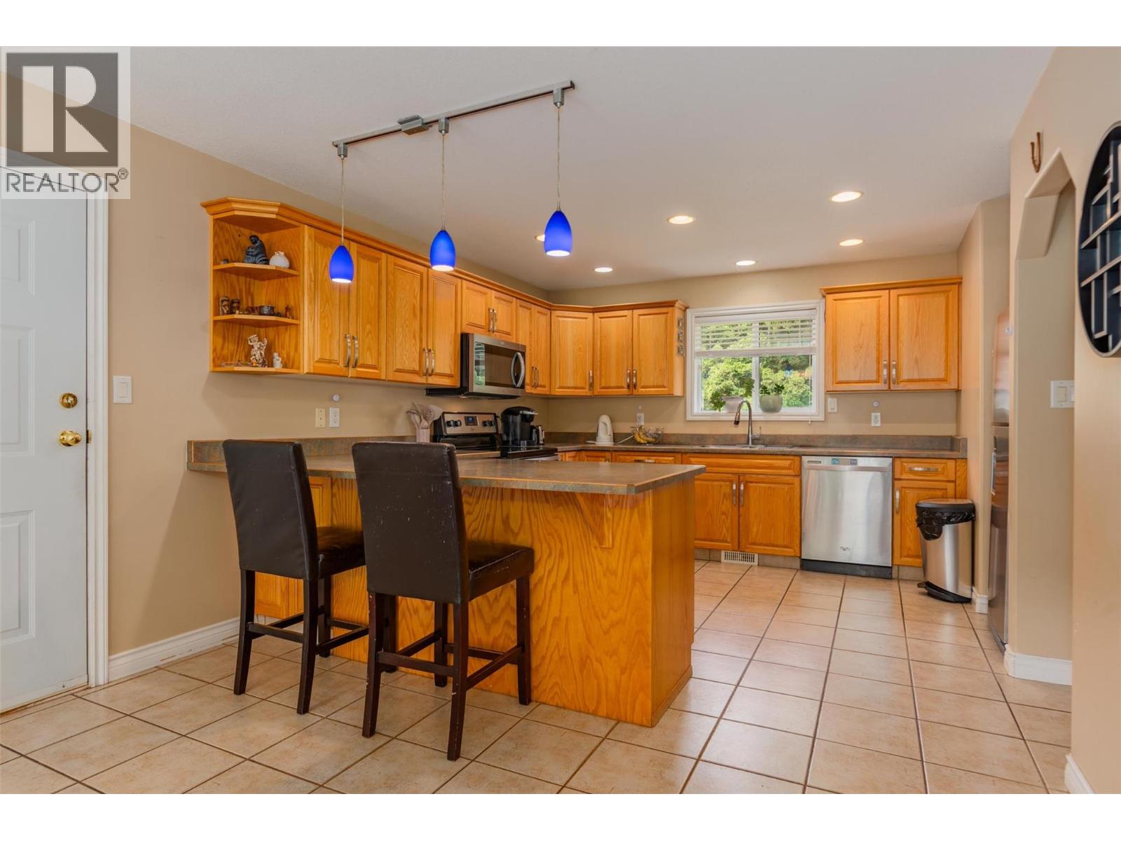 3209 5th Avenue, Castlegar, British Columbia  V1N 2V6 - Photo 20 - 10372708