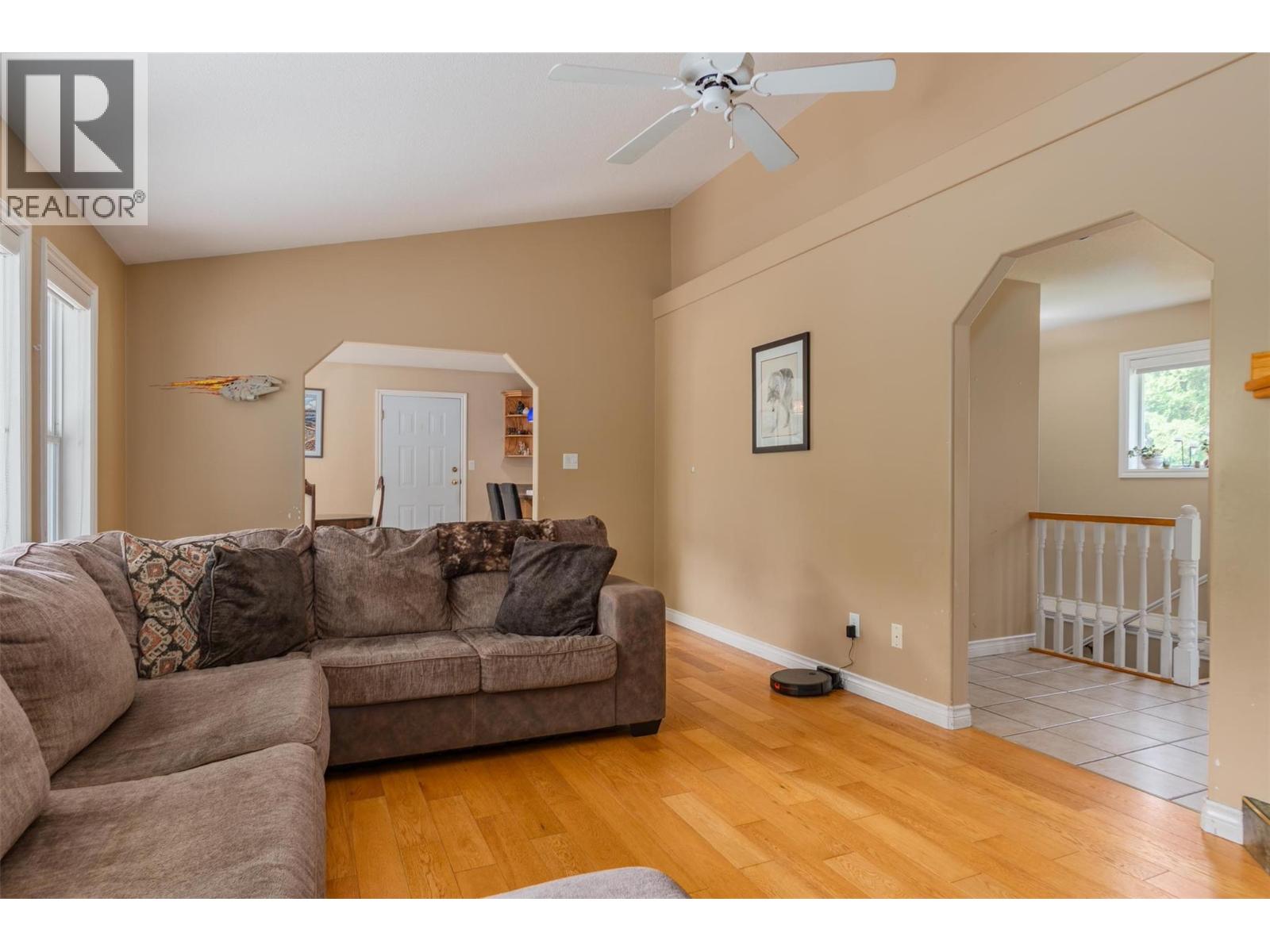 3209 5th Avenue, Castlegar, British Columbia  V1N 2V6 - Photo 23 - 10372708