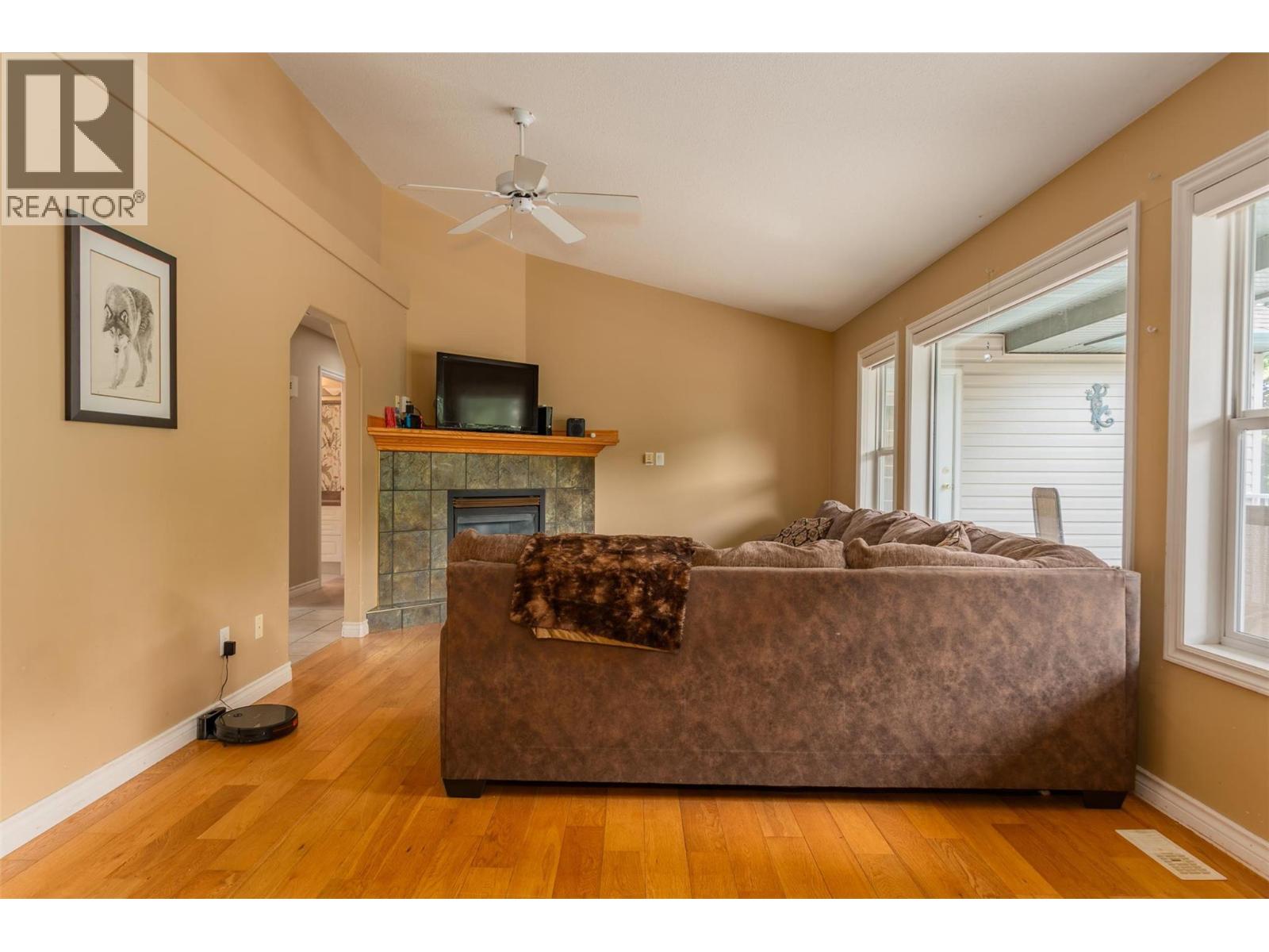 3209 5th Avenue, Castlegar, British Columbia  V1N 2V6 - Photo 24 - 10372708