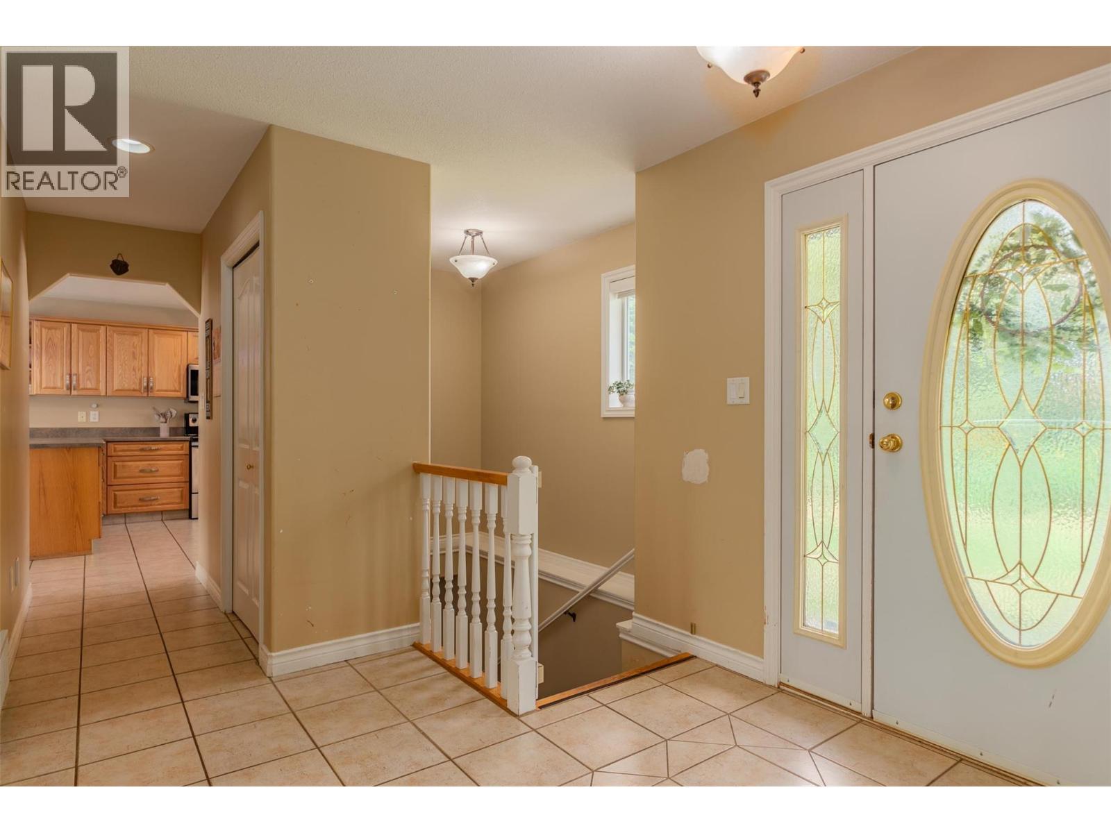 3209 5th Avenue, Castlegar, British Columbia  V1N 2V6 - Photo 28 - 10372708