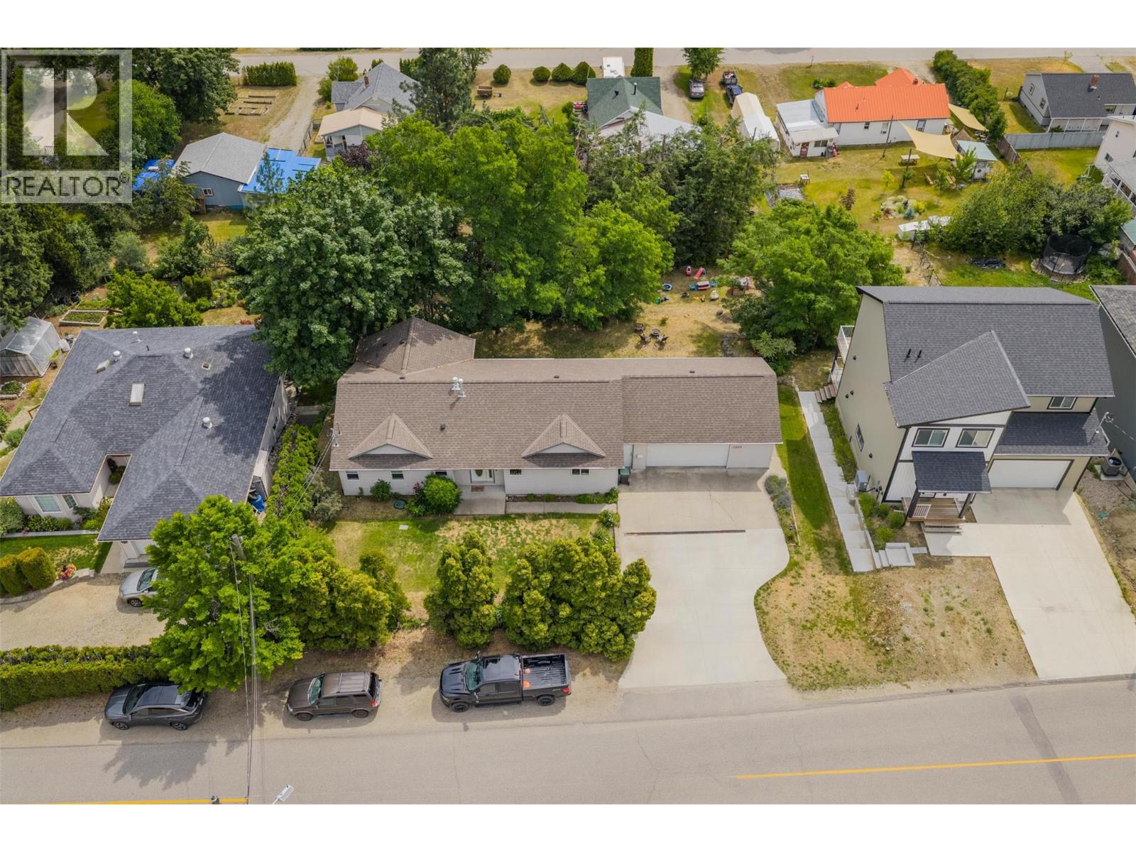 3209 5th Avenue, Castlegar, British Columbia  V1N 2V6 - Photo 3 - 10372708