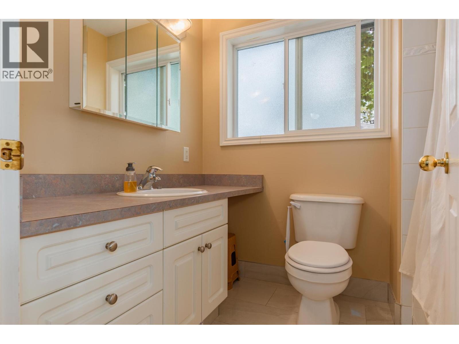 3209 5th Avenue, Castlegar, British Columbia  V1N 2V6 - Photo 38 - 10372708