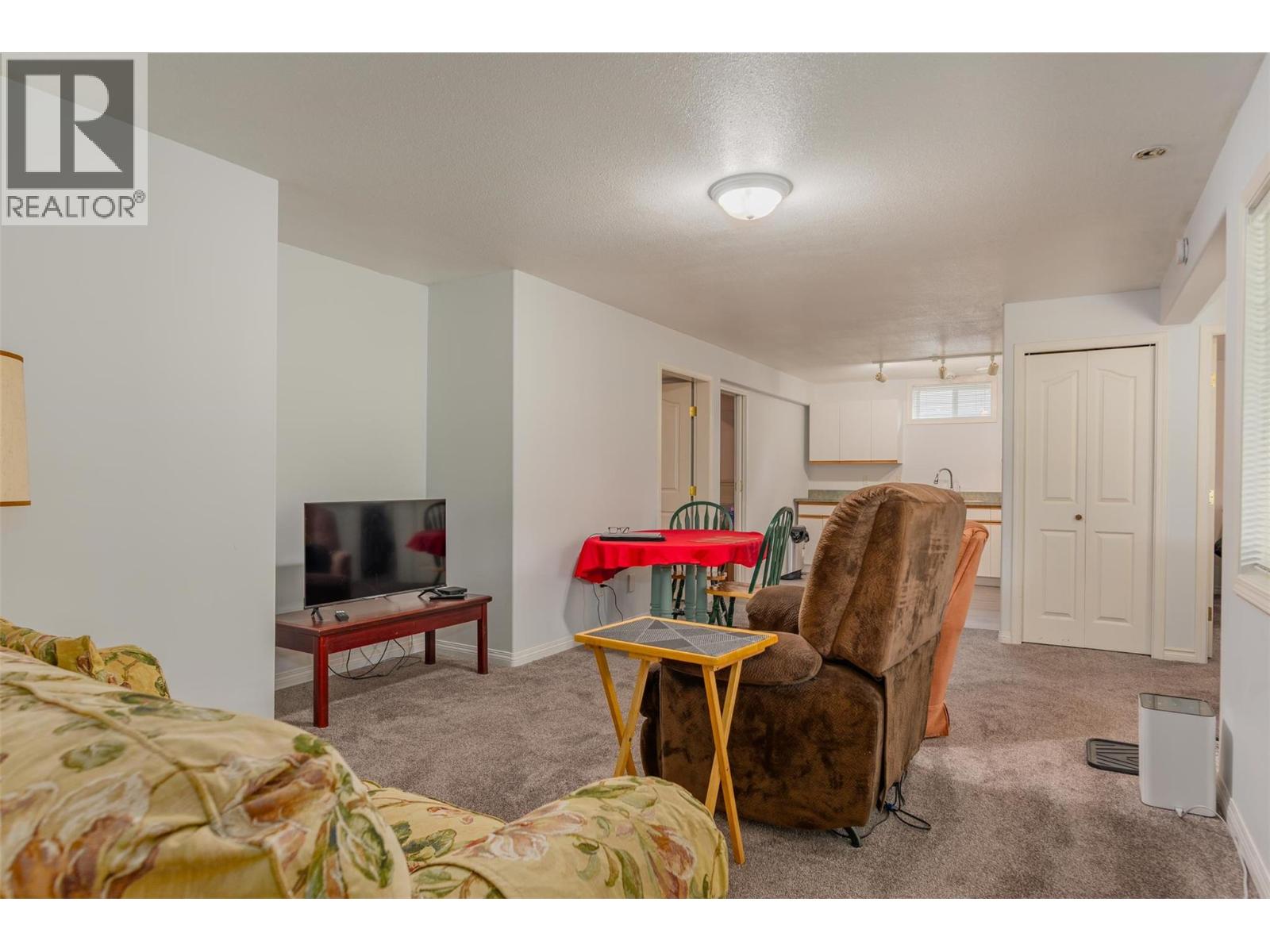 3209 5th Avenue, Castlegar, British Columbia  V1N 2V6 - Photo 45 - 10372708
