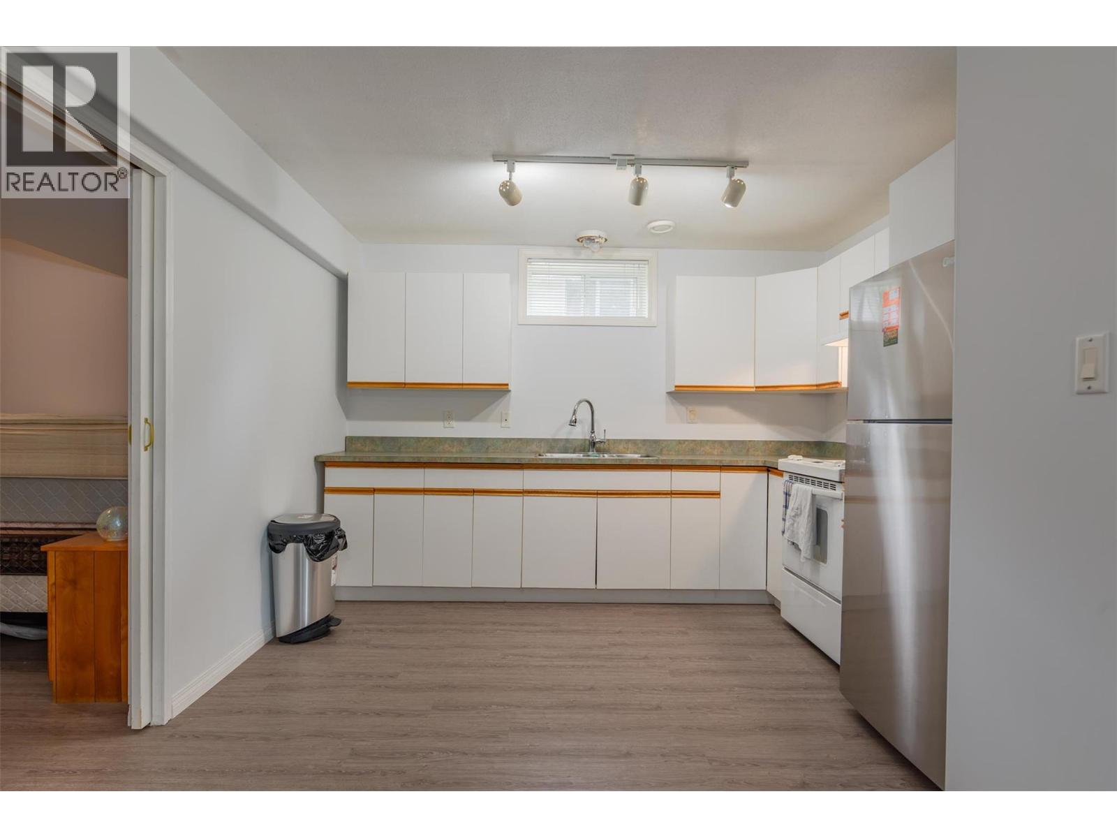 3209 5th Avenue, Castlegar, British Columbia  V1N 2V6 - Photo 47 - 10372708