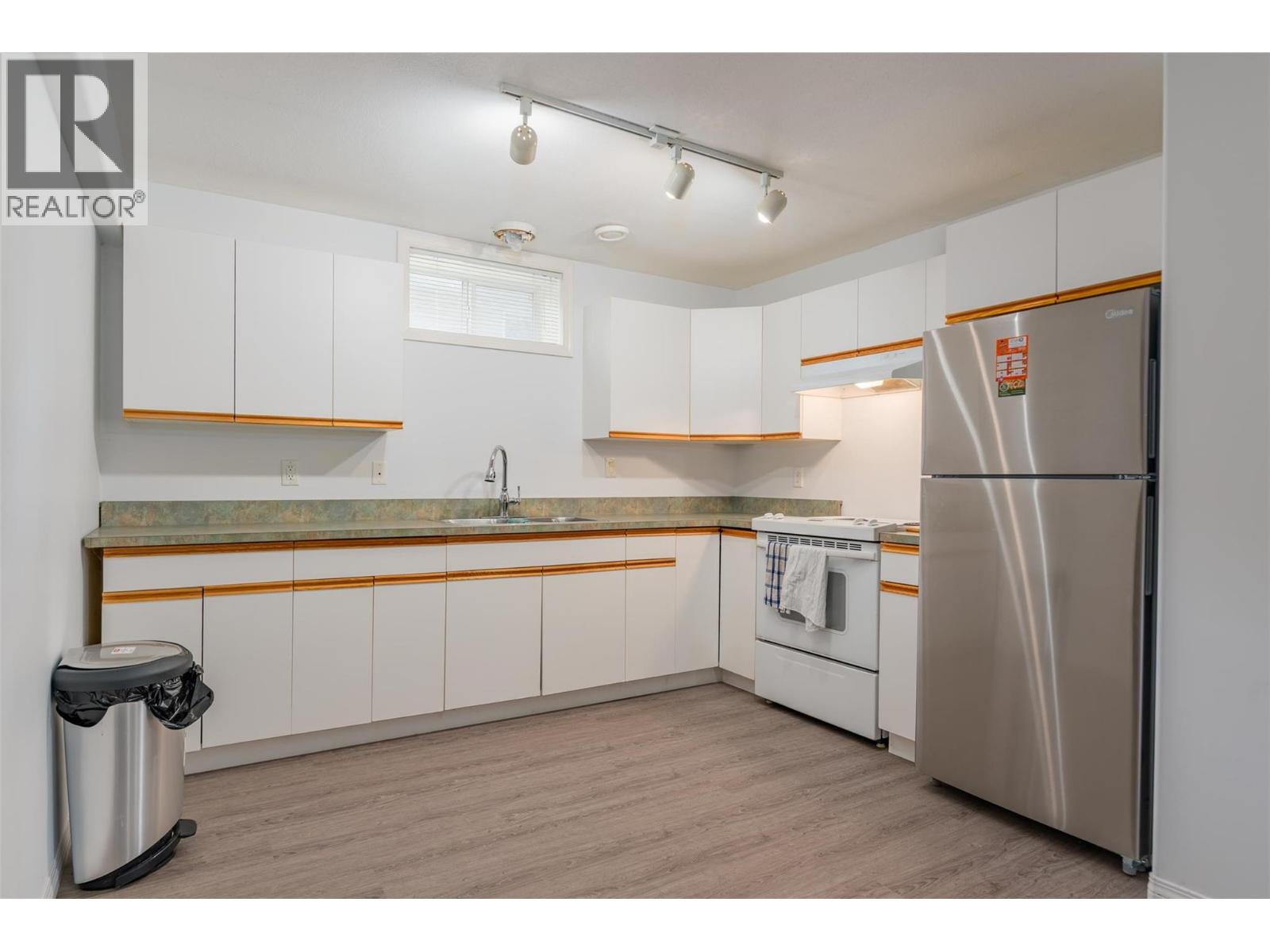 3209 5th Avenue, Castlegar, British Columbia  V1N 2V6 - Photo 48 - 10372708
