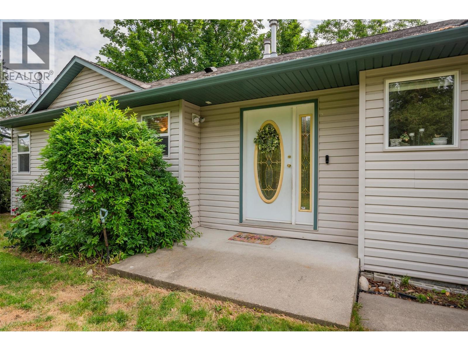 3209 5th Avenue, Castlegar, British Columbia  V1N 2V6 - Photo 57 - 10372708