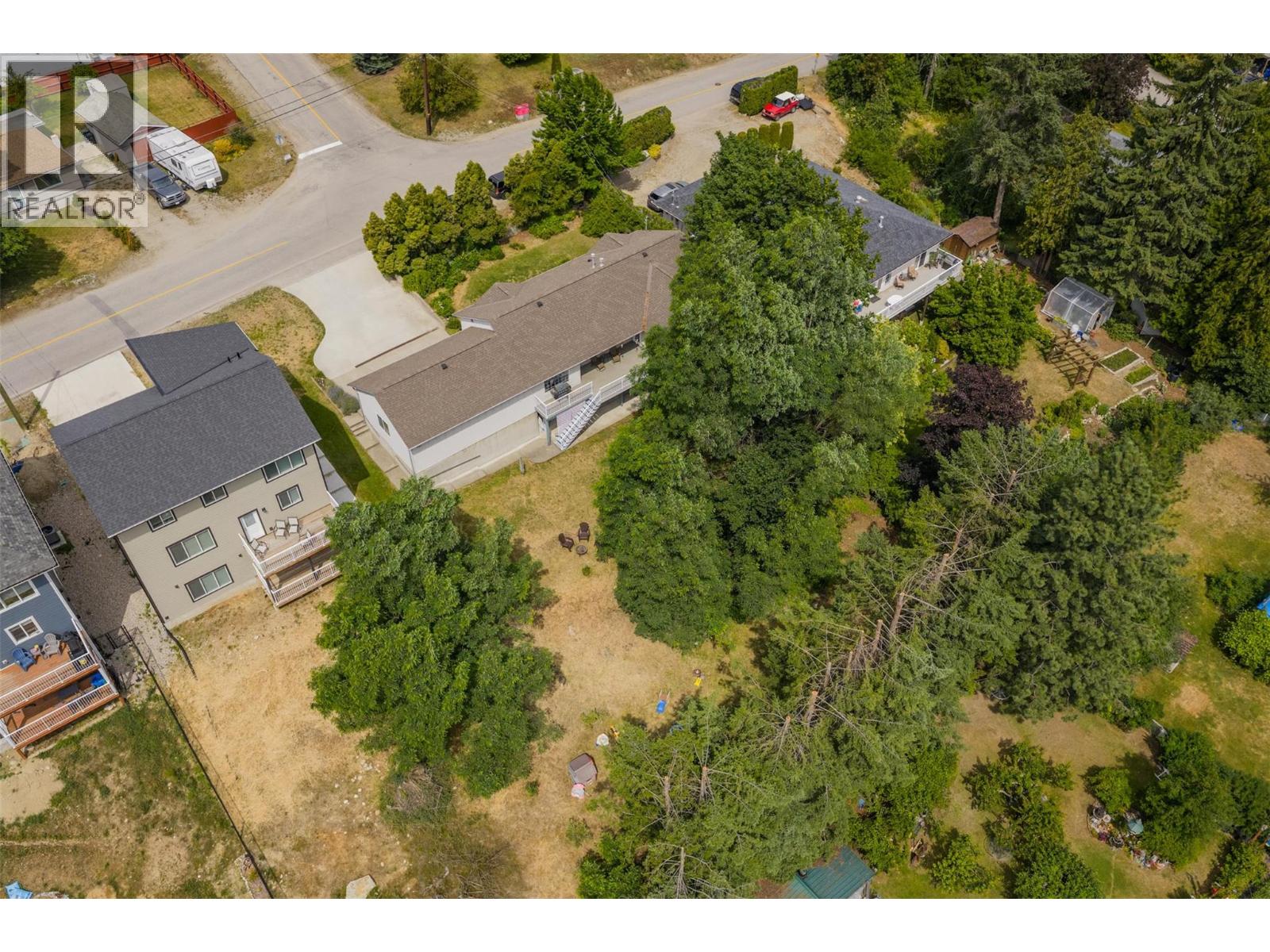 3209 5th Avenue, Castlegar, British Columbia  V1N 2V6 - Photo 6 - 10372708